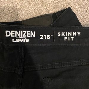 Black jeans. Never worn. Skinny fit.